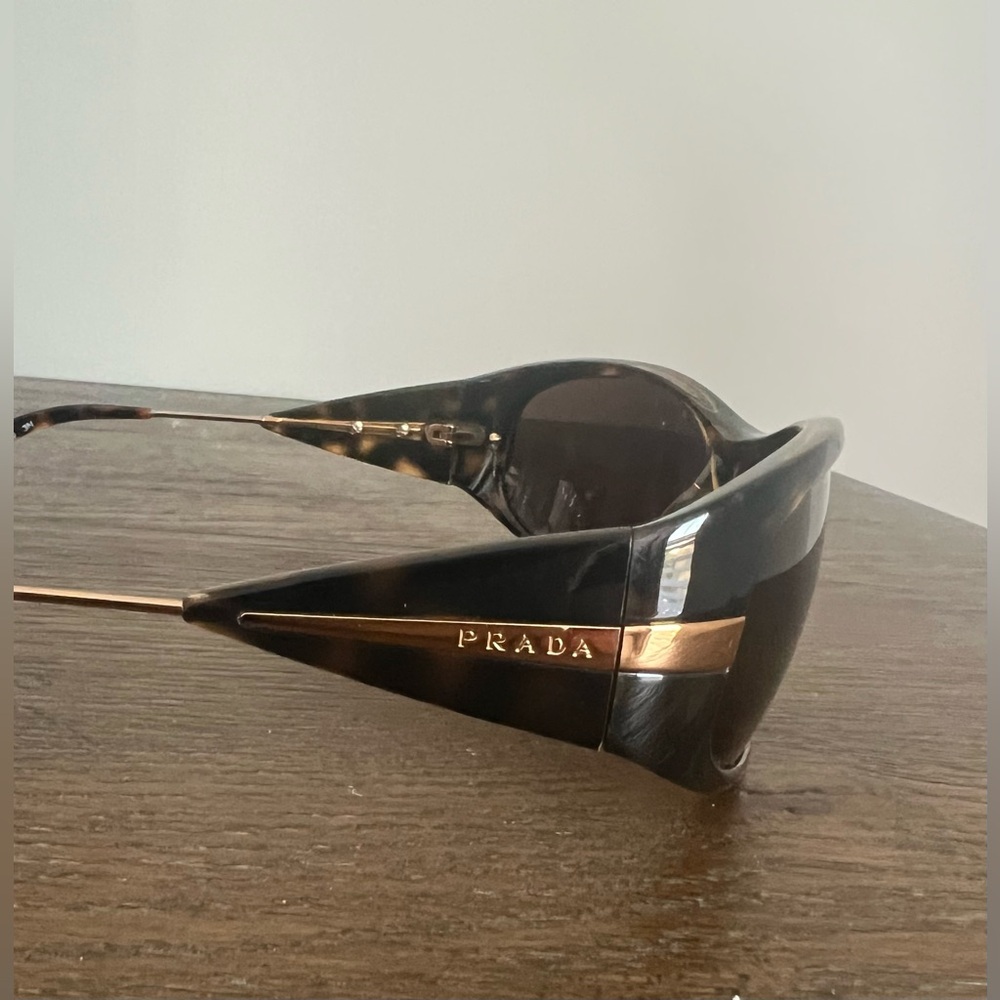 Prada vintage Tortoise Shell Sunglasses made in Italy - Picture 4 of 7